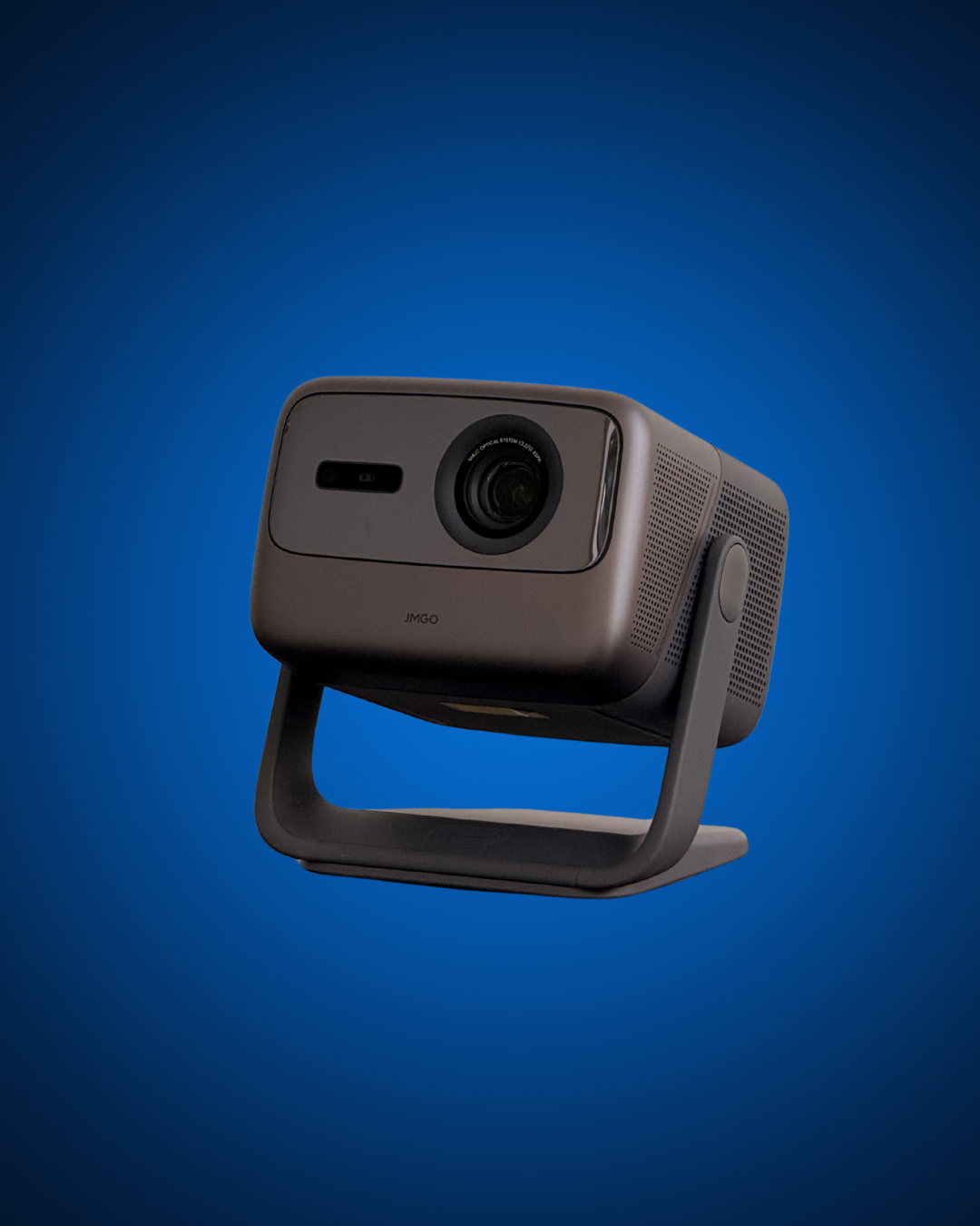 Foto vom Beamer vor einem blauen Hintergrund