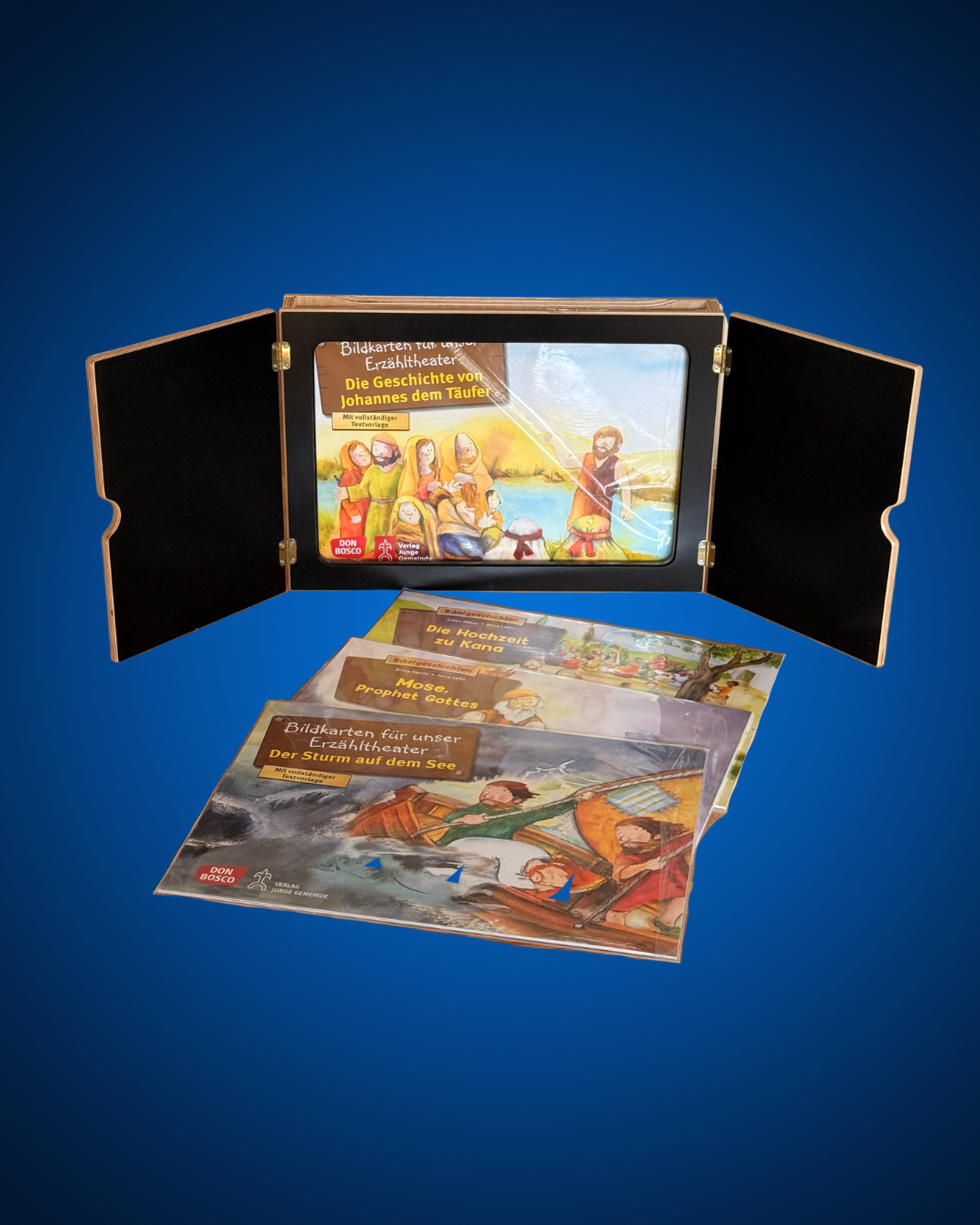 Foto des Kamichibai auf blauem Hintergrund